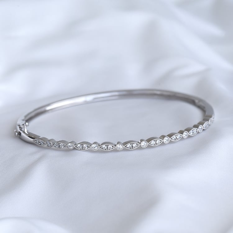 Silbernes Armband mit funkelnden Diamanten Arissa 107392