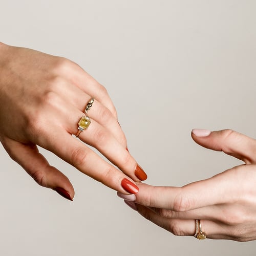 Ring mit einem Salt and Pepper Diamanten Tamir