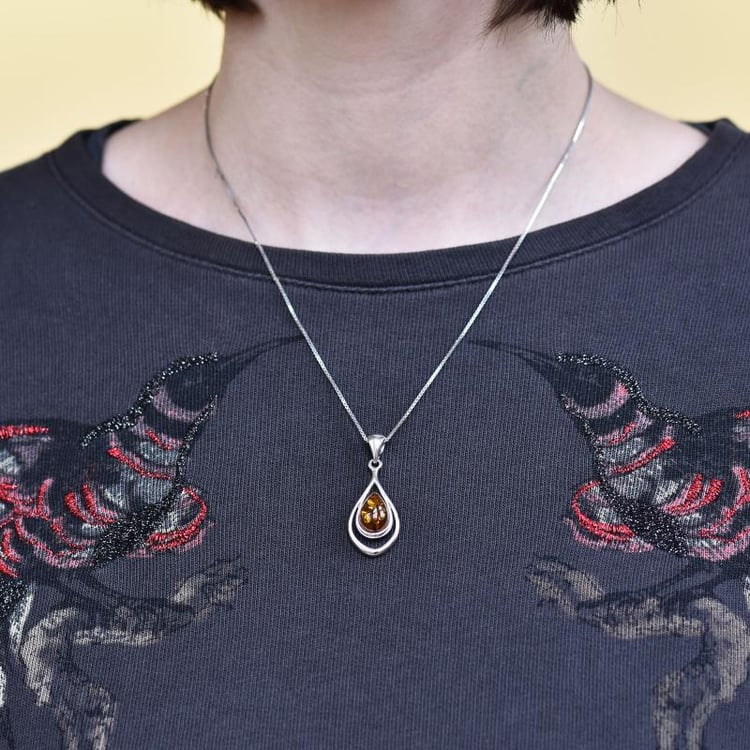 Anhänger mit Bernstein 26436