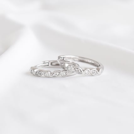 Silberne Ohrreifen mit Lab Grown Diamanten Veeti