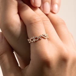 Eternity Goldring mit weißen Topasen Chaya