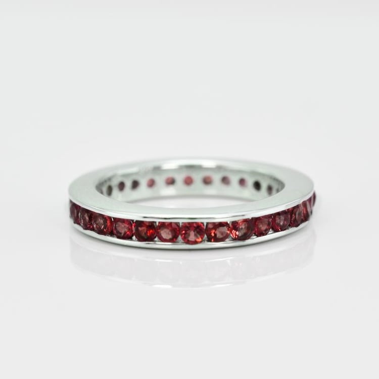 Silberner Eternity-Ring mit Granaten Urian 14429