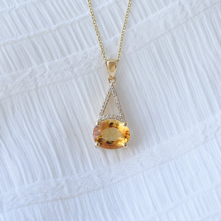 Goldene Halskette mit Citrin 70896