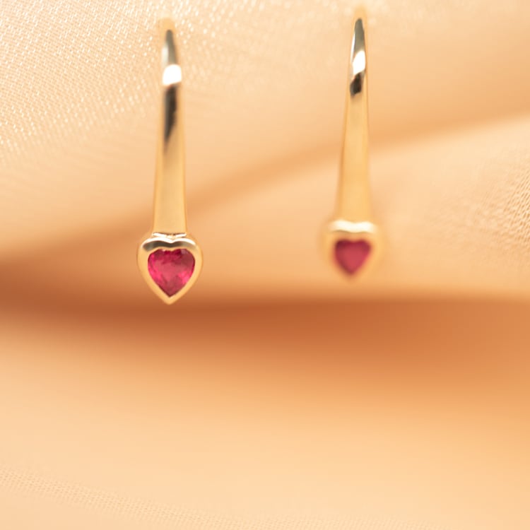 Hängeohrringe mit Rubinherzen Levy 101718