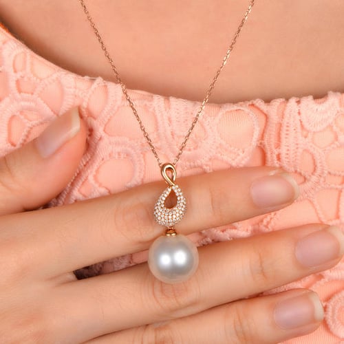 Anhänger mit Südseeperle und Diamanten Uzy