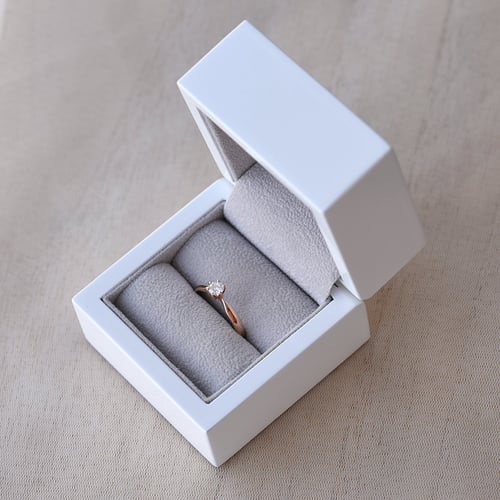 Verlobungsring mit Diamant Iravan