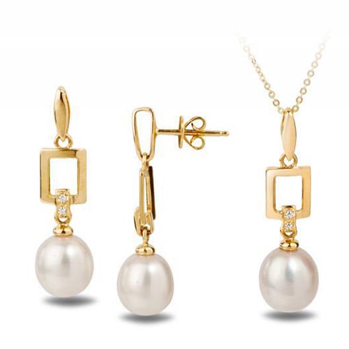 Schmuckset mit Perlen