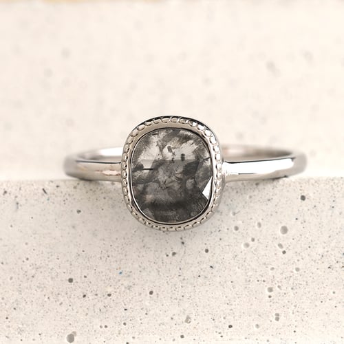 Ring mit Salt and Pepper Diamanten Esther