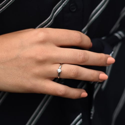 Verlobungsring mit Moissanit Eleora