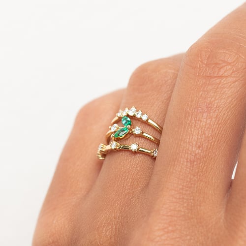 Ring mit einem leichten Ausschnitt Myles
