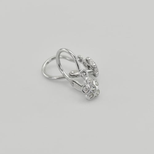 Goldene Kinderohrringe in Form einer Blume mit Lab Grown Diamanten Alexandra