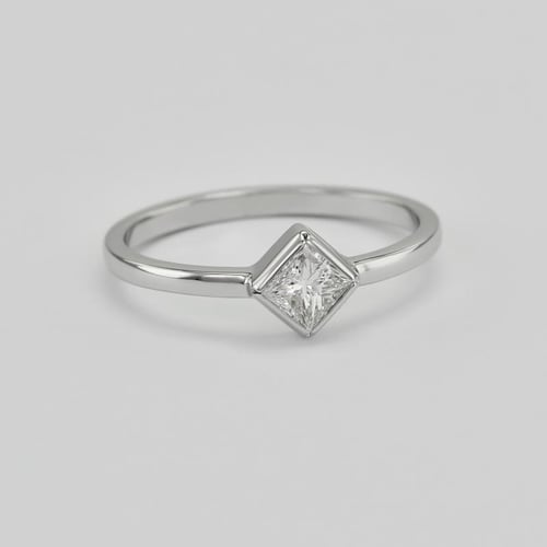 Goldring mit Diamant im Prinzessschliff Luale