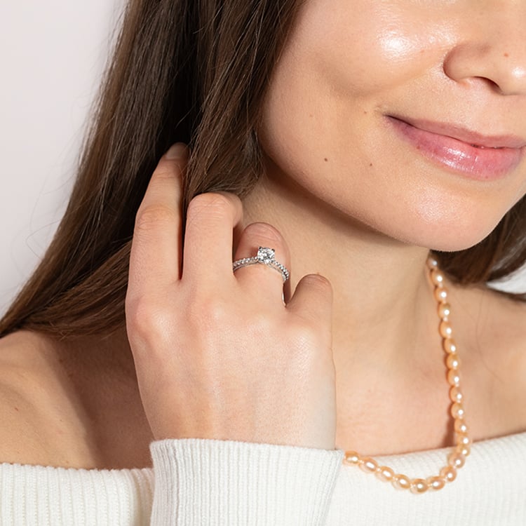 Bicolor Verlobungsring mit rundem Diamanten 159664