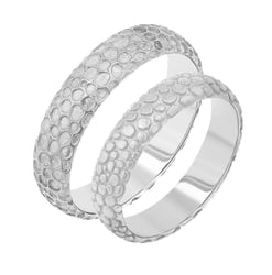 Goldene Eheringe mit atypischer Oberfläche Cali