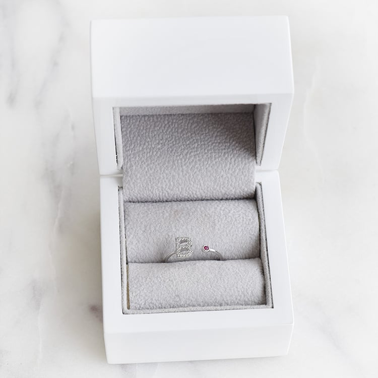 Ring mit Auswahl des Buchstabens 88777