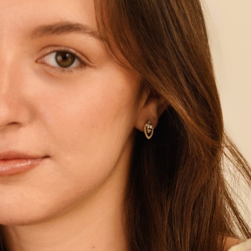 Goldene Ohrringe in Mandelform mit Lab Grown Diamanten Birgit