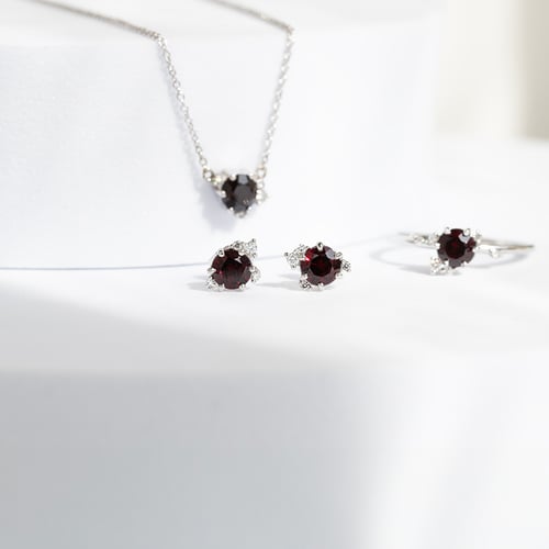 Cluster Schmuckset mit böhmischen Granaten und Diamanten Odette