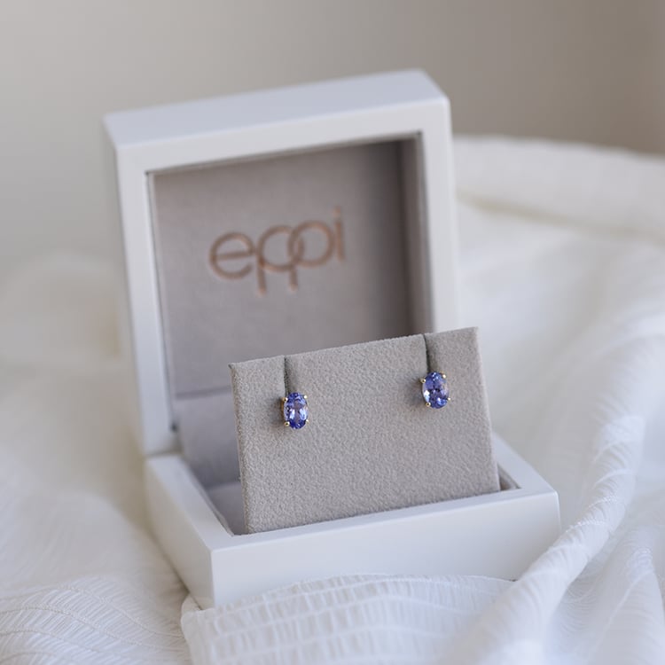 Ohrringe aus Gold mit Tansaniten in Eppi-Geschenkbox 64295