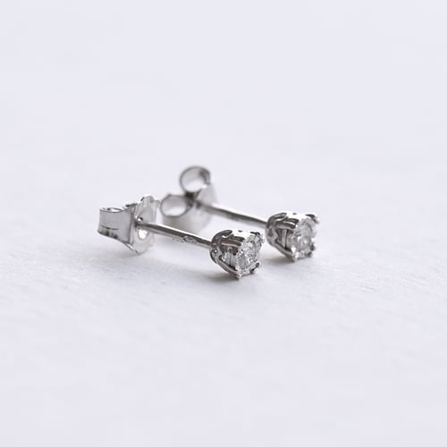 Diamantohrringe mit Diamanten in Bezelfassugn Ammanda