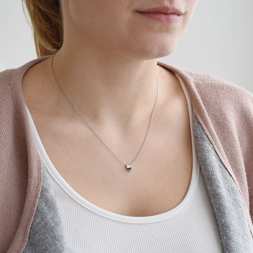 Kette mit Anhänger mit einem Moissanit und Salt and Pepper Diamanten Ivano