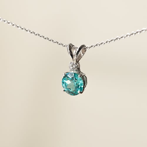 Goldener Anhänger mit rundem Lab Grown Paraiba Turmalin Marco