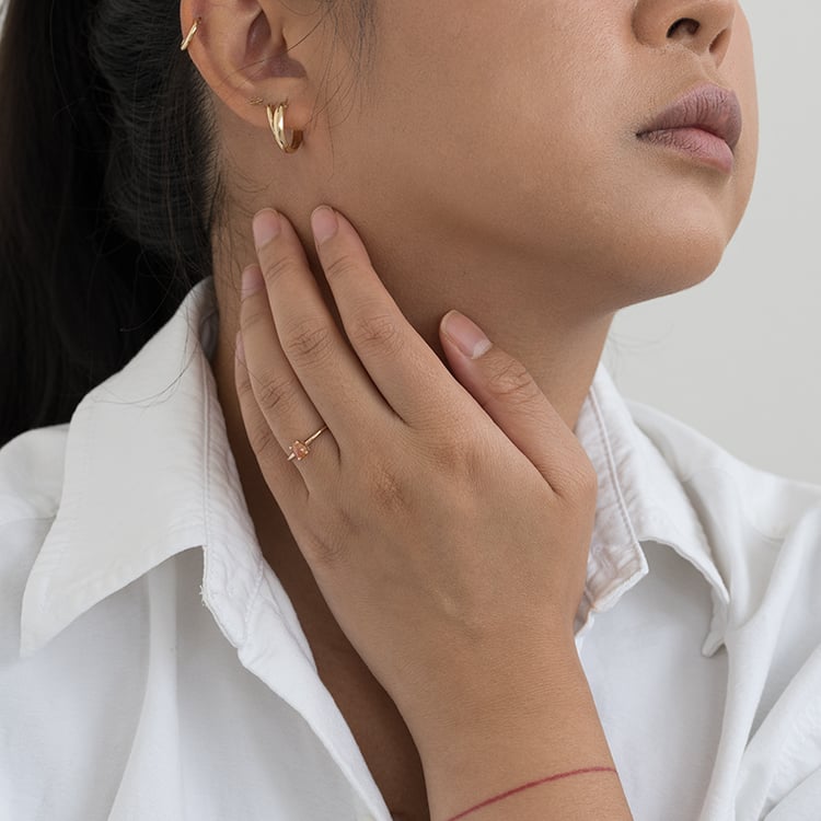 Goldener Ring mit Salt and Pepper Diamant in Birnenform Lorelei 127873