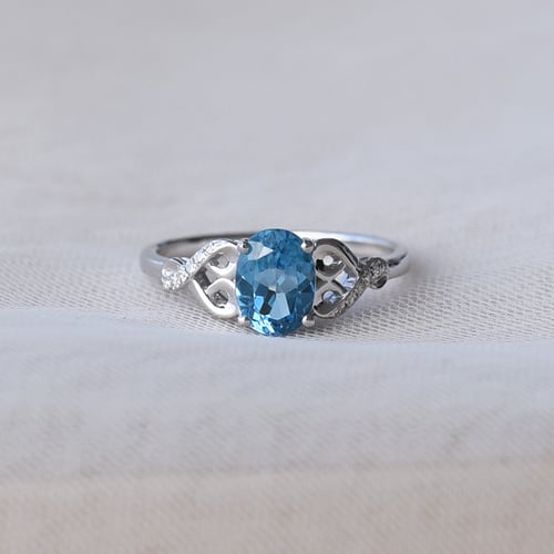 Goldener Topasring mit Diamanten Alanyse