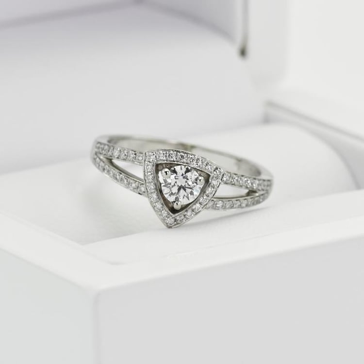 Verlobungsring mit Diamanten 11696