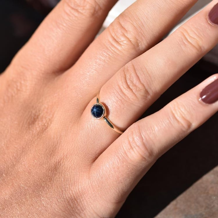 Goldring mit Sternsaphir Stowy 34117