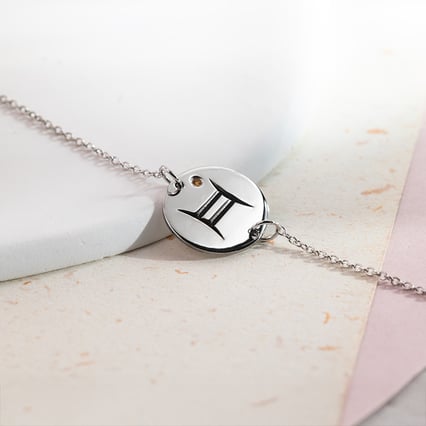 Zarter Anhänger aus Gold mit Citrin und Sternzeichen Zwillinge