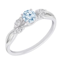 Verlobungsring mit Aquamarin und Moissaniten Halym