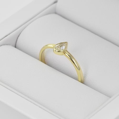 Ringset aus 585 Gold mit zertifiziertem Tropfendiamant Ralyas