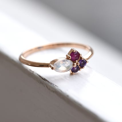 Ring mit Mondstein, Rubin und Amethysten Lowri