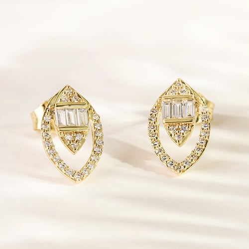 Goldene Ohrringe in Mandelform mit Diamanten Birgit