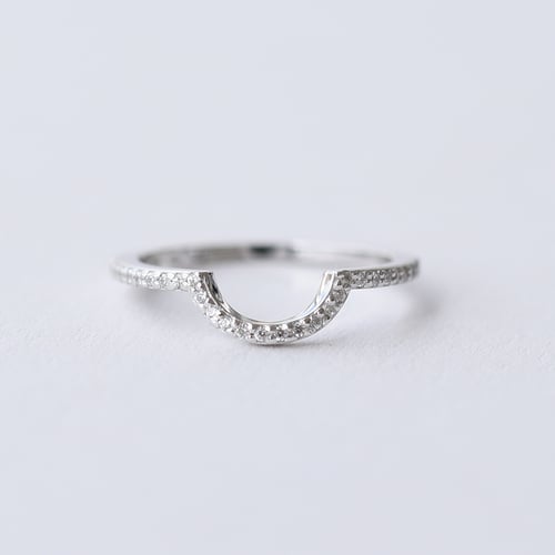 Geformter Trauring voller Diamante Tessie