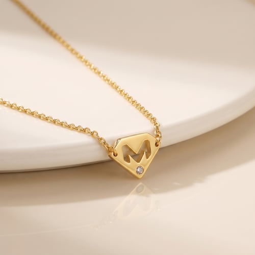 Goldkette mit dem Buchstaben M Lary