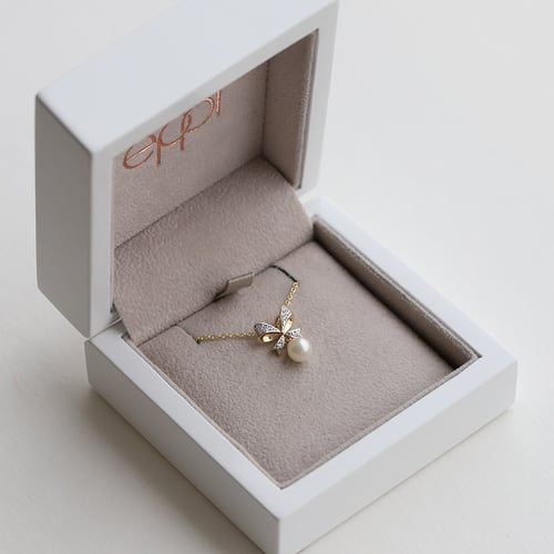 Perlenanhänger mit Schleife und Diamanten Mischa