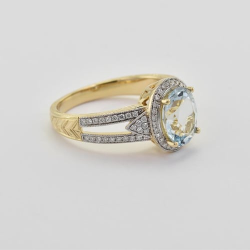 Goldring mit Aquamanrin und Diamanten Borgny