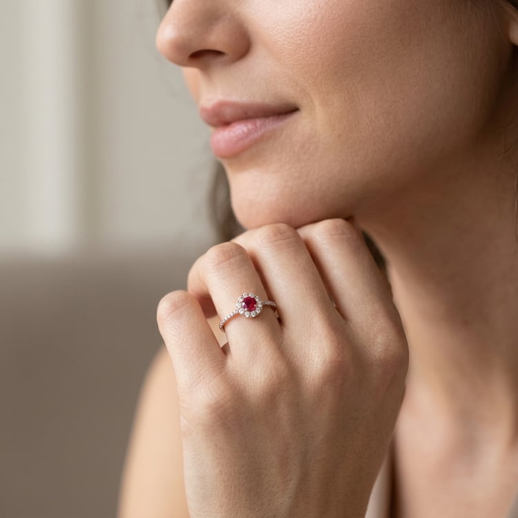 Silberner Halo-Ring mit Rubin und Lab Grown Diamanten Wendy 170954
