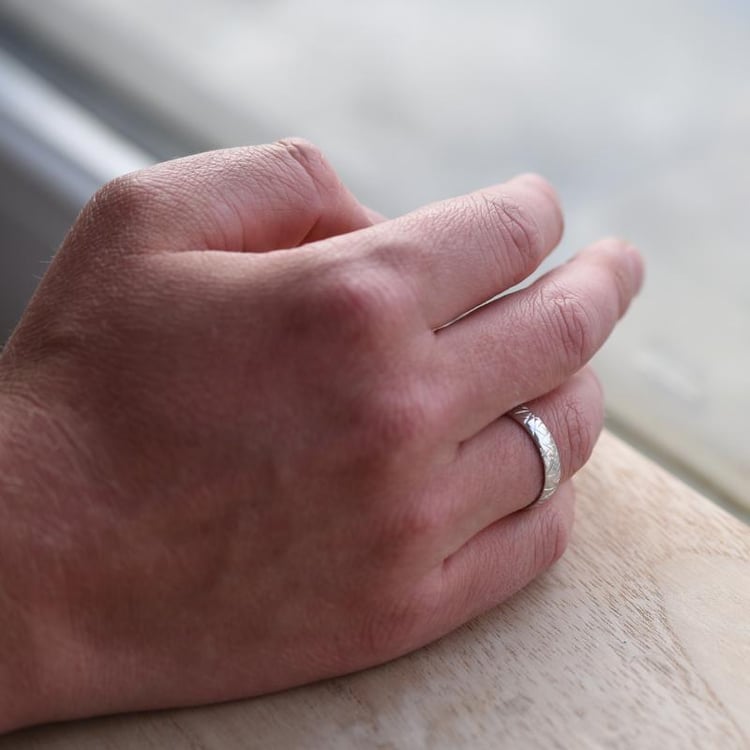 Finger mit Rillen Trauring 52666