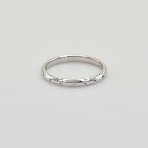 Goldene Eternity Trauringe mit Diamanten Miomi
