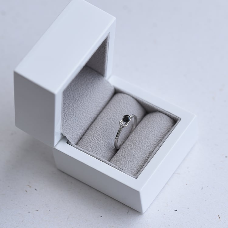 Ring mit schwarzem Diamant 63795