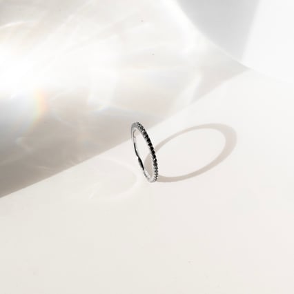 Memoire-Ring aus Gold mit schwarzen Diamanten Oana