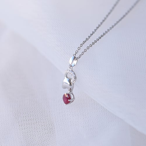 Anhänger im Sternzeichen Widder mit Rubin und Diamant Carnero