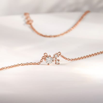 Cluster Halskette mit ČGL zertifiziertem Diamanten Millie