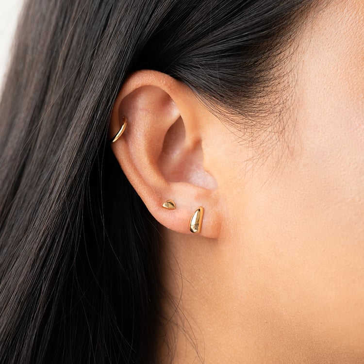 Goldene dreieckige Ohrstecker Kamali 126748