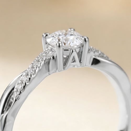 Verlobungsring mit Buchstabenund Lab Grown Diamanten Aliye