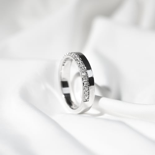 Goldene Trauringe mit Diamanten Heavana