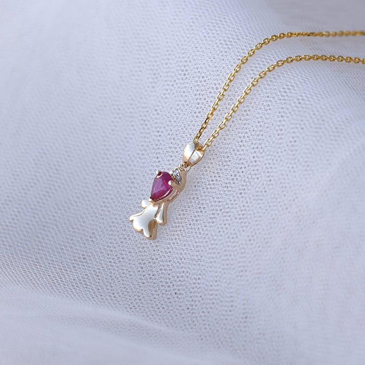 Goldene Halskette mit Rubin 67128