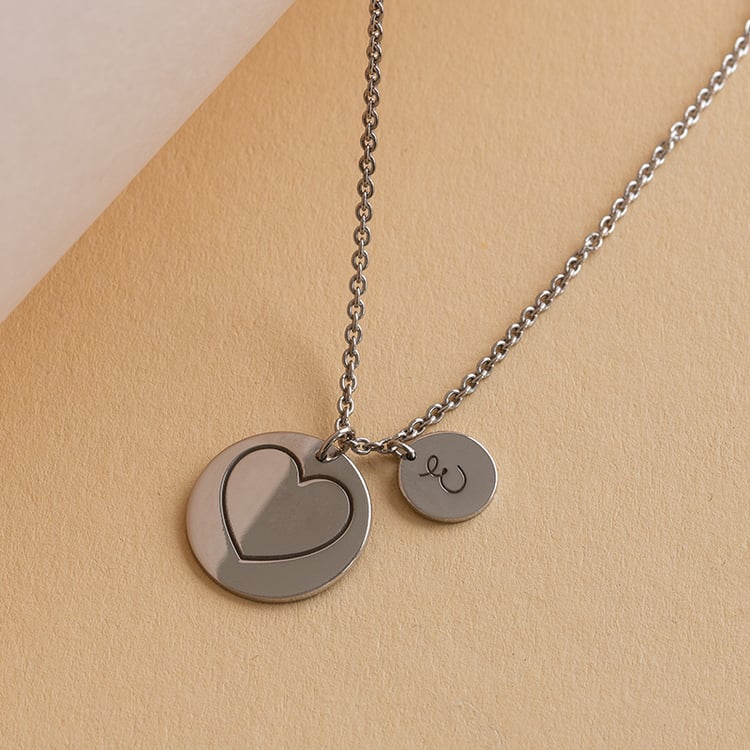 Halskette mit Herz und Gravur des Buchstabens Kadie 120710